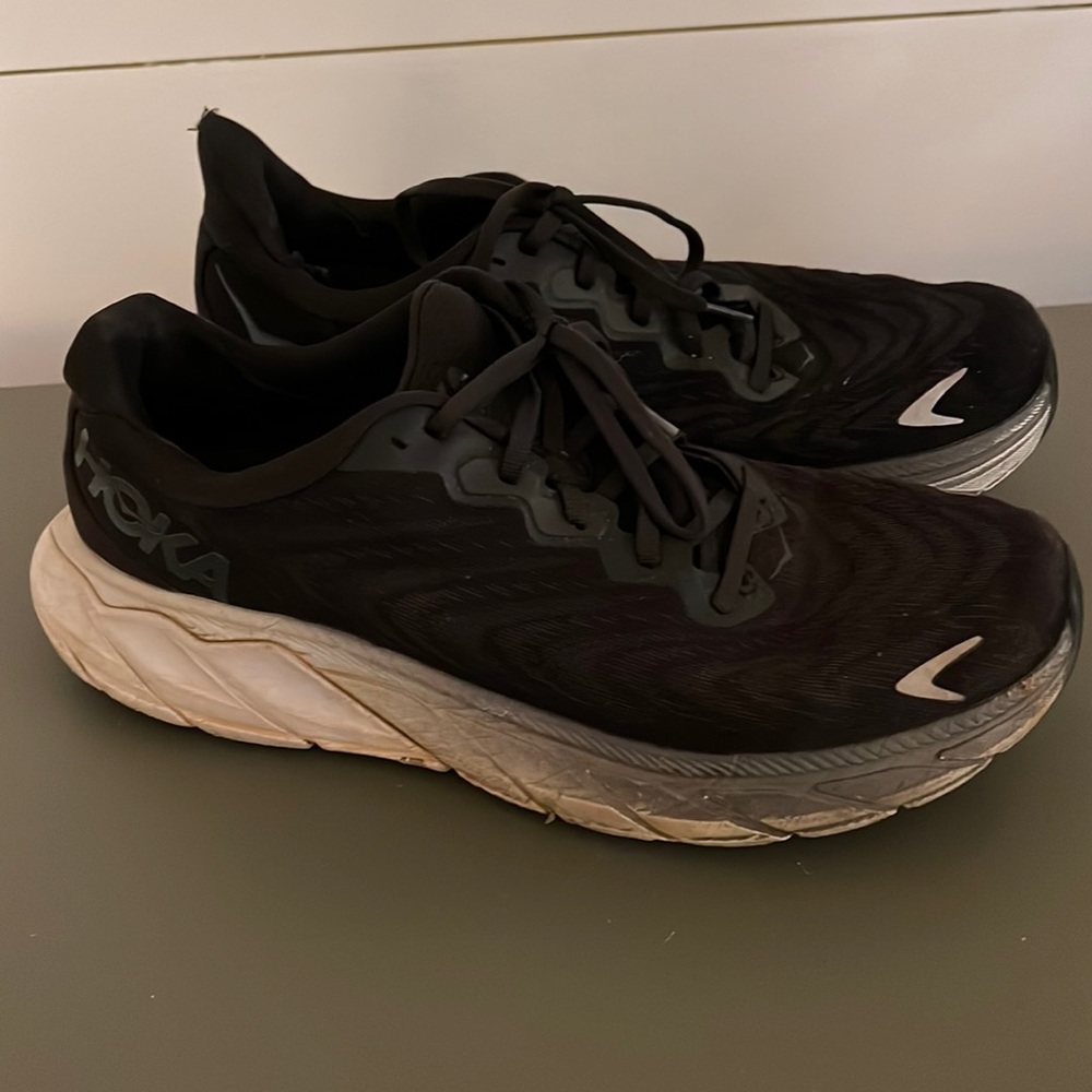 Black Hoka size 9